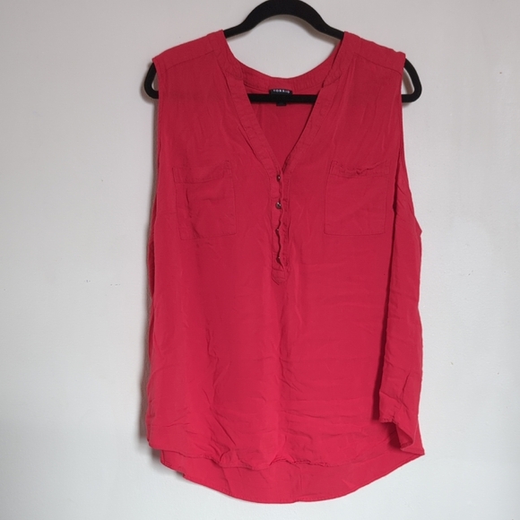 torrid Tops - Torrid red Harper pullover sleeveless blouse front pockets women's Size 3 3X